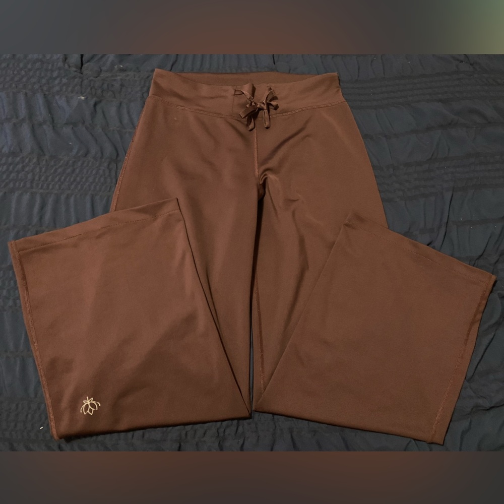 Lotus activewear wide leg yoga pant size 6 Brown